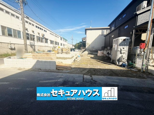 【同施工物件ご案内可能】東海市加木屋町木之下　限定1棟の外観|【現地外観写真】
駐車並列2台可能！オプション工事でカーポート設置などいかがでしょうか。
その他にも、フェンスなどの「オプション工事」もご提案いたします♪