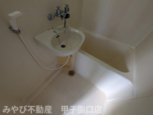 メゾンオオギの浴室