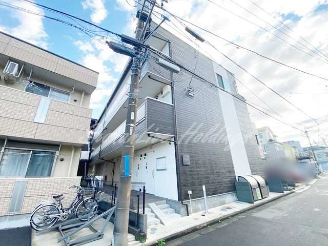 リブリ・ハナミズキ大船ANNEXのエントランス