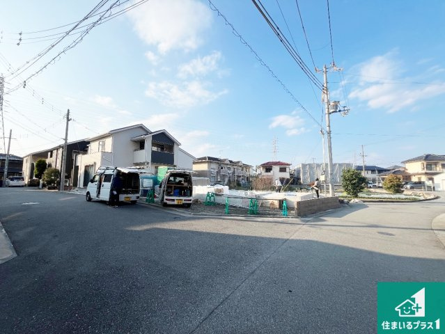 加古川市東神吉町西井ノ口　第1期　新築一戸建ての前面道路含む現地写真|周辺は落ち着いた街並みの住宅地！子育てがしやすい住環境です！まだ未完成ですが、現地でしかわからない事もございます。是非一度ご覧ください。