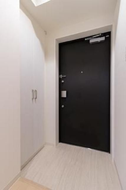 フォンターナ入谷の玄関