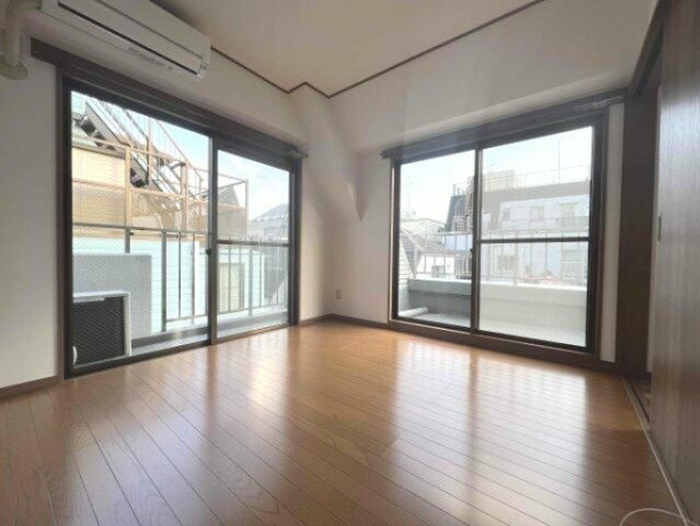 立山ハイツの寝室