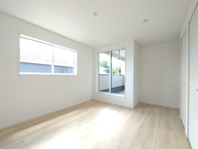 東海村村松　第６の洋室|洋室です。いつかは子供部屋として使いたい...お子様の成長に合わせて机やベッドを配置し将来を見越しての住まいを～（同施工物件）