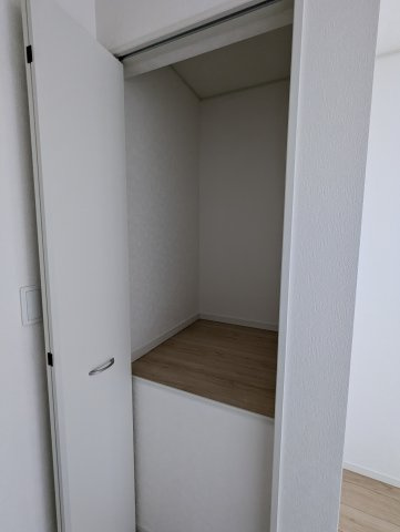 東海村村松　第６の収納|クローゼット内にキャストなどを置いていただき、スペースの有効活用を！
