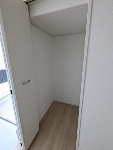 東海村村松　第６の収納|玄関に収納スペースがあり、趣味の道具や遊び道具がすっきりしまえます♪