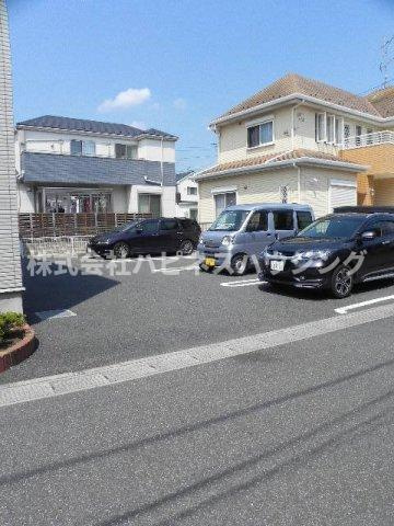 ベル　ハーモニーの駐車場