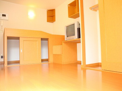 【居間・リビング】 | レオパレスPRIMROSEⅠ | 画像3