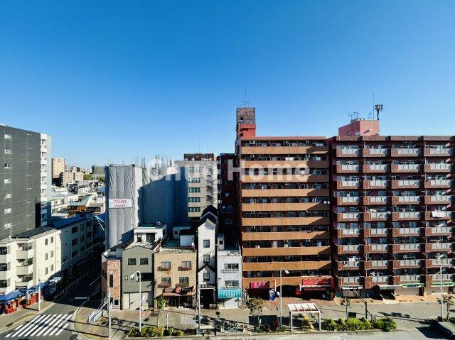 恵進マンションの展望|手を伸ばせば、ふれることが出来そうな環境が、そのままインテリアになったような印象です。その豊かな眺望にふさわしい空間には、通風・採光にも優れ、心地よい光と風があふれています