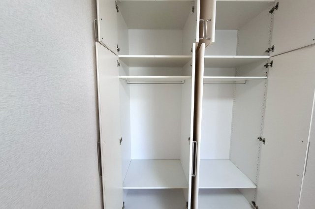 リーベスト岸和田パレッツの収納|洋室1クローゼット