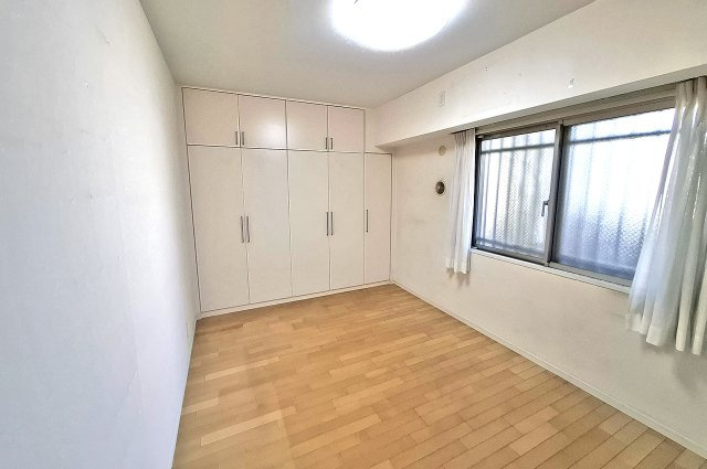 リーベスト岸和田パレッツの寝室|洋室2