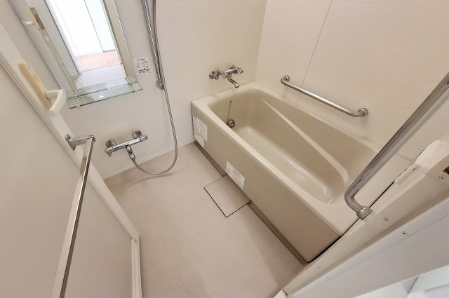 リーベスト岸和田パレッツの浴室|バスルーム