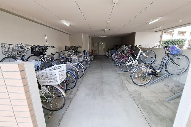 リーベスト岸和田パレッツの駐輪場|駐輪場