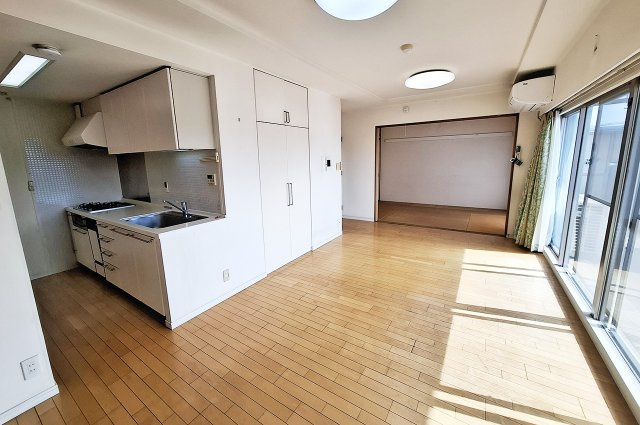 リーベスト岸和田パレッツの居間・リビング|LDK