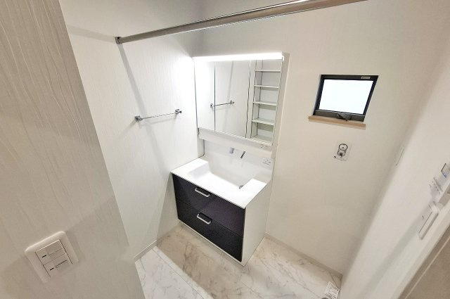 泉佐野市羽倉崎上町３丁目の独立洗面台|洗面室