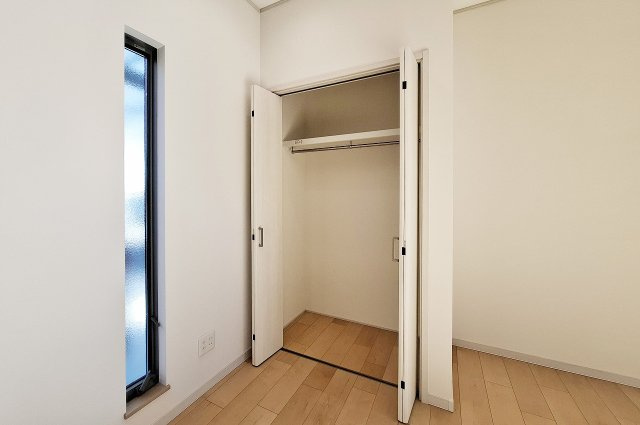 泉佐野市羽倉崎上町３丁目の収納|リビング内クローゼット