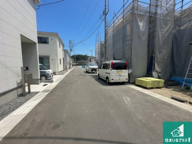 ●29(土)30(日)現地案内可能！　生駒市中菜畑　の前面道路含む現地写真|周辺は閑静な住宅街です。前面道路もしっかりと有りますので車の出し入れも安心ですよ！