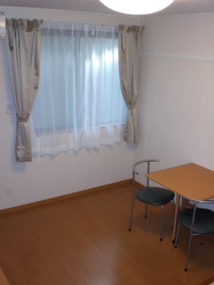 【居間・リビング】 | レオパレスソレーユⅡ | リビングです