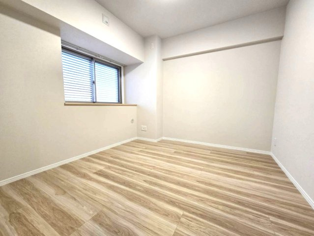 ルネッサンス21春日ザ・パークの洋室|お子様のお部屋や書斎に良さそうです！！
