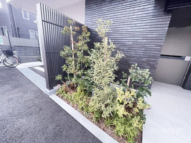Alivis十条のその他共用部分|植栽です