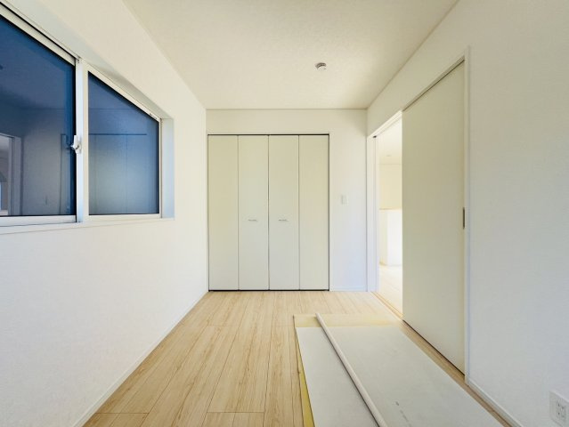 碧南市春日町三丁目66番の一部『仲介手数料無料』新築戸建ての洋室