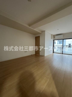 【居間・リビング】 | グラスハイム | グラスハイム　は三都市アース中延店へお任せください！　ご内覧可能なお部屋は物件現地お待ち合わせご案内可能です！