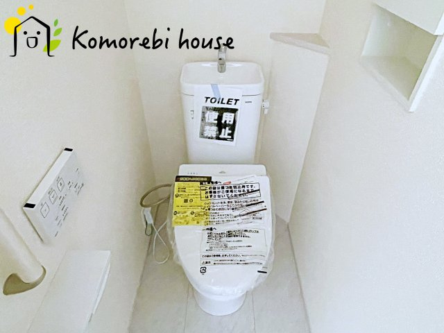 上尾市本町５丁目　新築一戸建て　ブルーミングガーデン　04のトイレ|トイレもきれいです