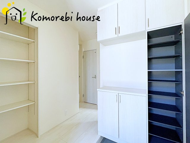 上尾市本町５丁目　新築一戸建て　ブルーミングガーデン　04の収納|小物を収納するのに便利です