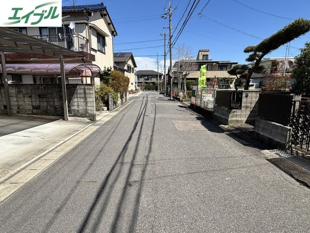 小牧市小木南３丁目　売地の前面道路含む現地写真