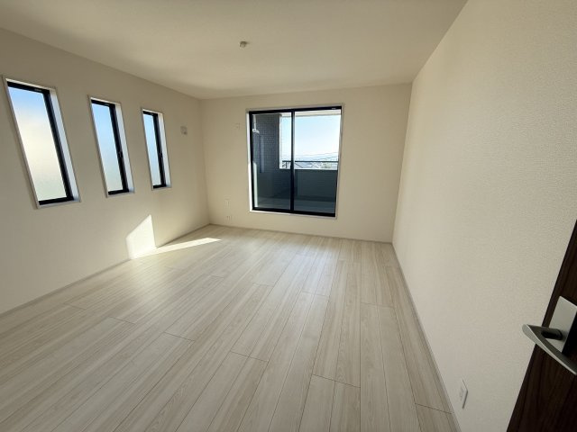 リーブルガーデンＳ第１前橋亀里　3号棟の洋室|２階洋室１です