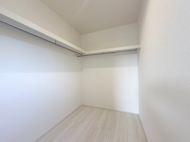 リーブルガーデンＳ第１前橋亀里　3号棟の収納|２階洋室１収納です：広々したウォークインクローゼットです。
衣替えが楽々ウォークインクローゼットです。