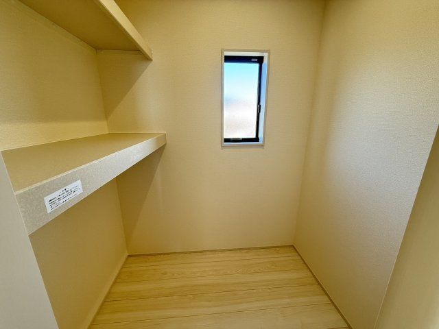 リーブルガーデンＳ第１前橋亀里　3号棟の収納|ストレージルーム（納戸）です。季節物の収納に重宝します。