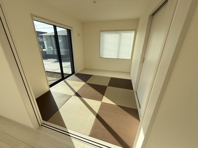 リーブルガーデンＳ第１前橋亀里　3号棟の和室|落ち着いた6帖の和室付きです！十分な広さなので客間としてもご利用できます！