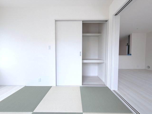 リーブルガーデンＳ第１前橋亀里　3号棟の収納|和室収納も充実しています♪お布団も収納できますよ！