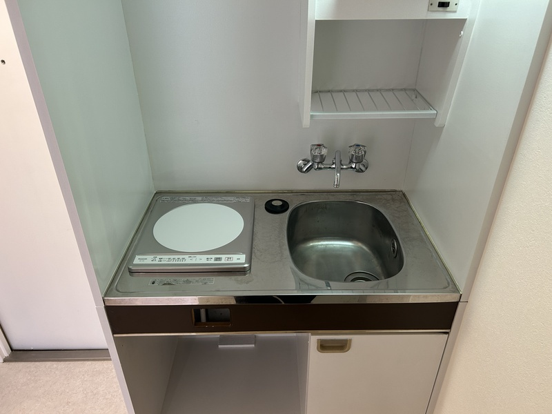 俳優座ビルのキッチン