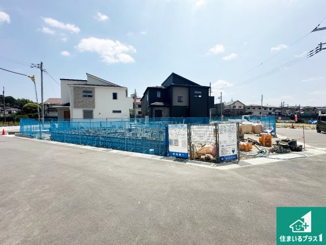 ●生駒市中菜畑　第1期・第2期　新築一戸建ての外観|建築中ですが現地を見ると分かる事もございますので、ぜひ一度現地をご覧ください。