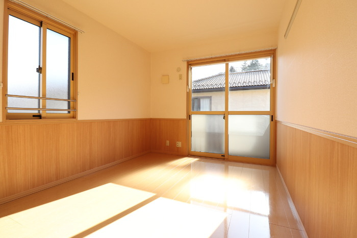 プロイド中央 ABCDEFGHの内装|洋室 南側 室内物干・バルコニー付