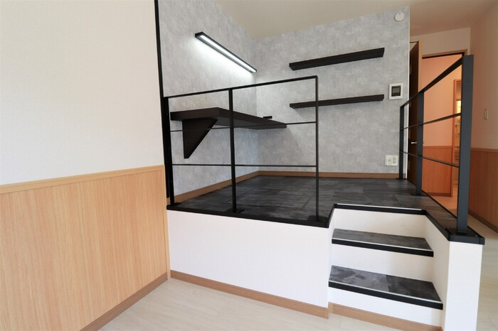 プロイド中央 ABCDEFGHの内装|LDK小上がりスペース