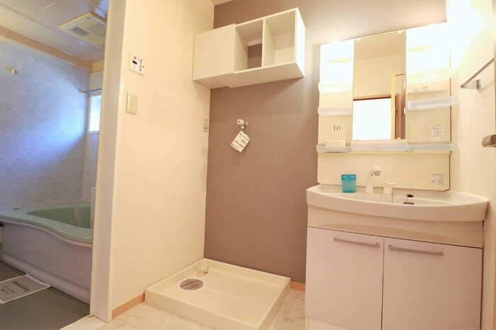 プロイド中央 ABCDEFGHの独立洗面台|洗面室