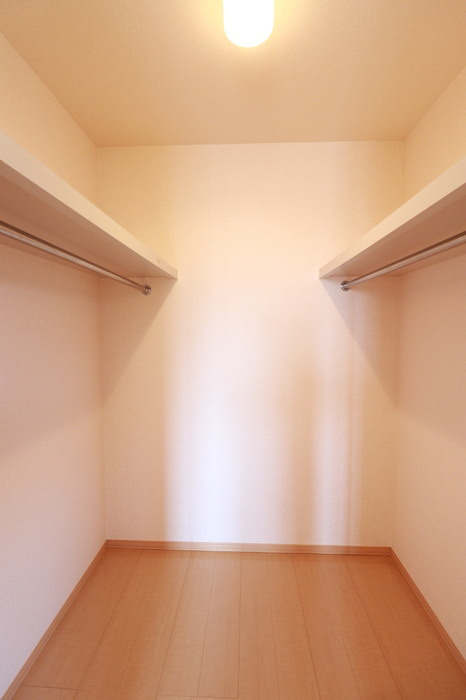 プロイド中央 ABCDEFGHの収納|ウォークインクローゼット