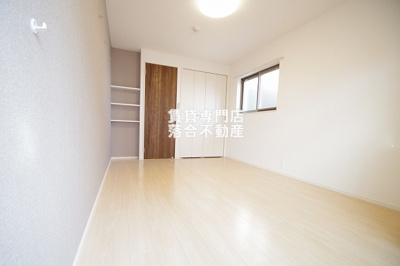 【寝室】 | エイトウッズ淵野辺 | 2面採光で明るいお部屋