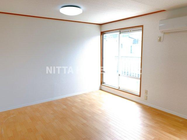 コーポ公手の洋室|照明器具を設置しています☆