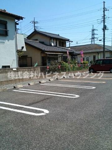 ルミエール豊四季Ⅰの駐車場