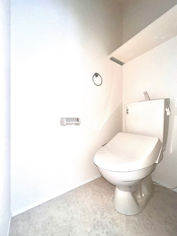 久留米市野伏間１丁目のアパートのトイレ|落ち着いたトイレです