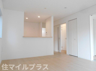 【居間・リビング】 | 二本松市郭内2丁目新築一戸建て6棟 | ゆったりとしたリビングです