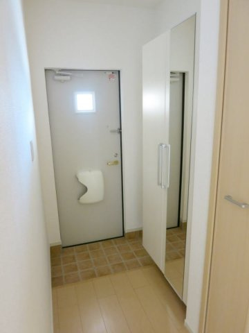 グリーンパーク　弐番館の玄関