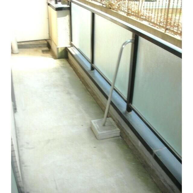 伊勢原市東成瀬の賃貸マンションのバルコニー