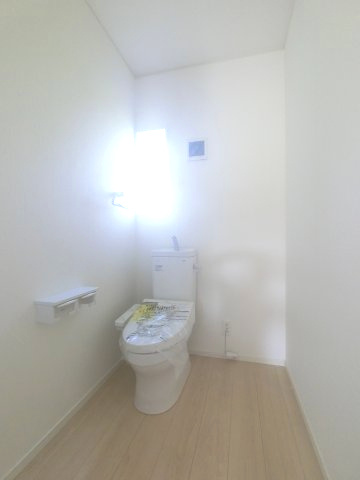 江北町惣領分　2号棟のトイレ|ウォシュレット機能付き、快適なトイレです♪
