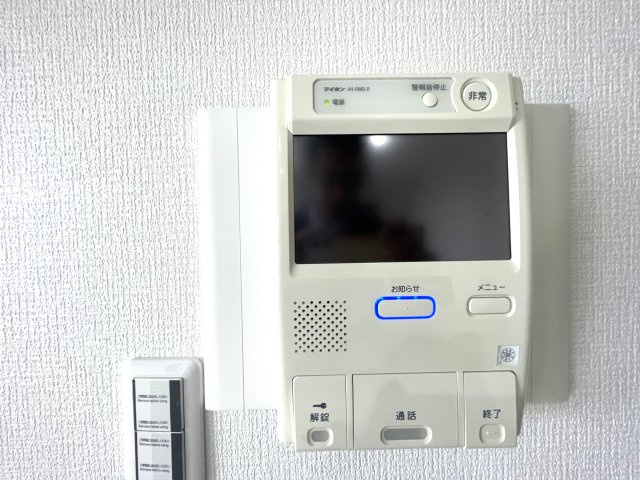 ヴィルヌーブ大池D棟の防犯設備|テレビモニター付きインターホンなので安心ですね♪