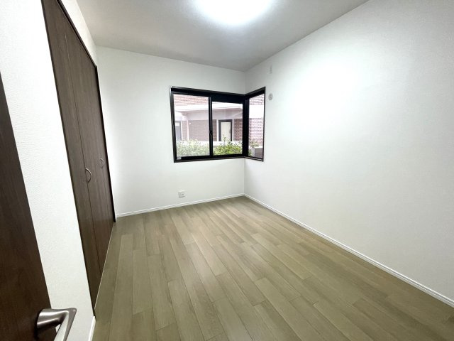 ヴィルヌーブ大池D棟の洋室|お子様のお部屋や書斎に良さそうです！！