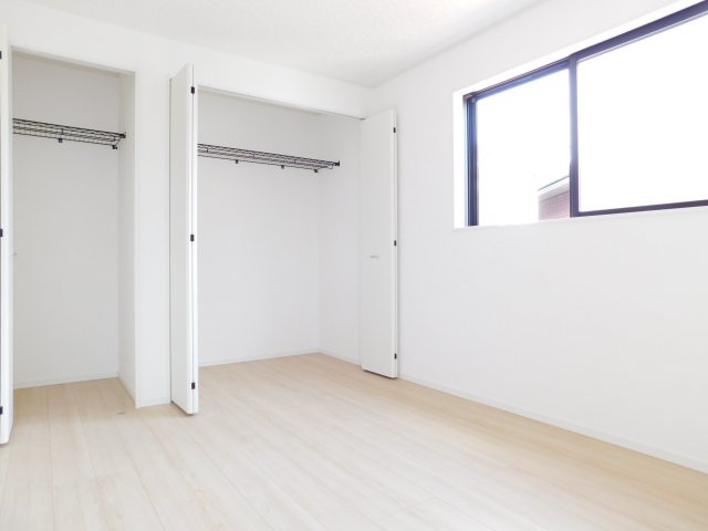 名古屋市南区阿原町の新築一戸建の洋室|◇洋室◇　　明るい洋室６．０帖　収納２ヵ所完備！